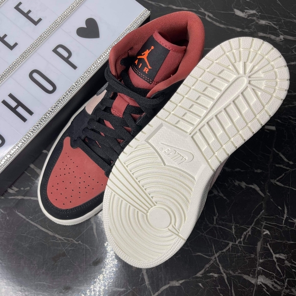 Jordan Retro 1 - Picture 4 of 4